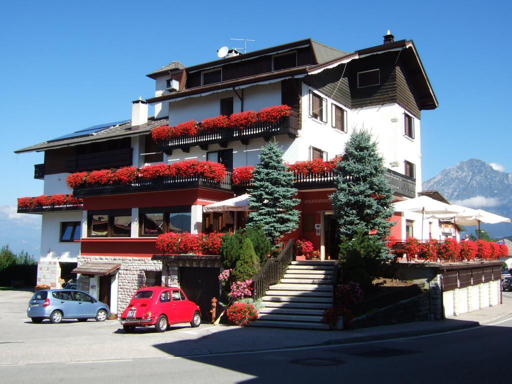 Albergo Trieste 탐브레 달파고 외부 사진