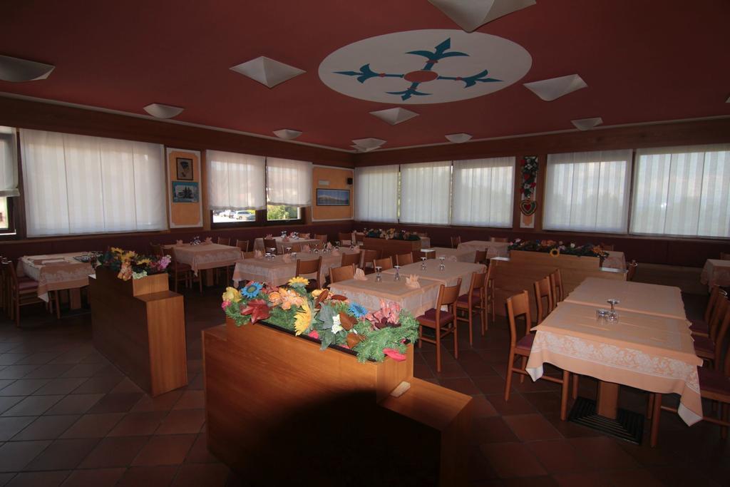 Albergo Trieste 탐브레 달파고 외부 사진