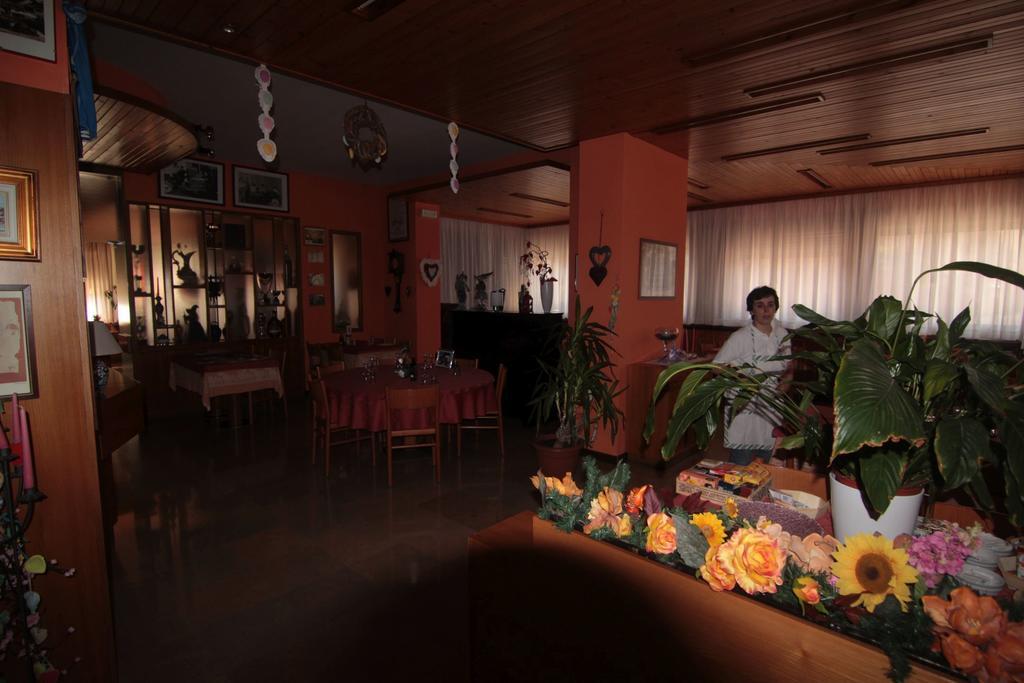 Albergo Trieste 탐브레 달파고 외부 사진